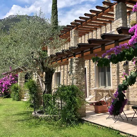 La Cascata Negli Ulivi Bed and Breakfast