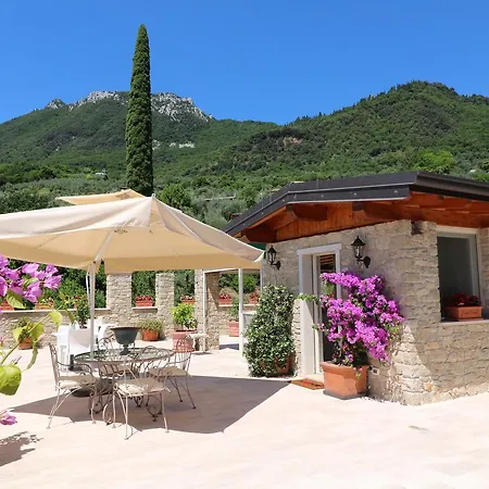 La Cascata Negli Ulivi Bed and Breakfast
